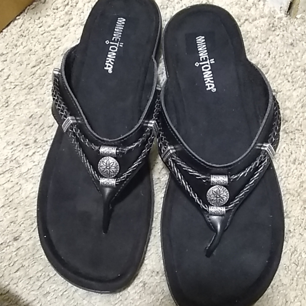 Minnetonka Black Sandals size 10 W
